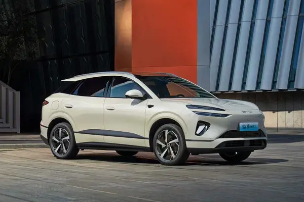 پیش فروش بی وای دی، سی لاین 06 DMi