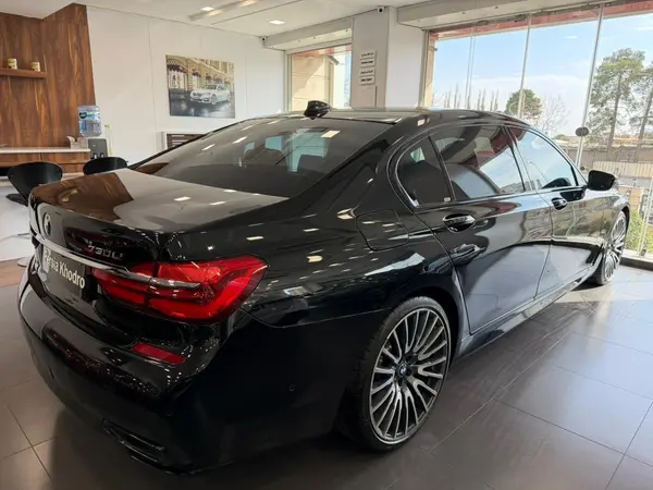 ب ام و، سری 7