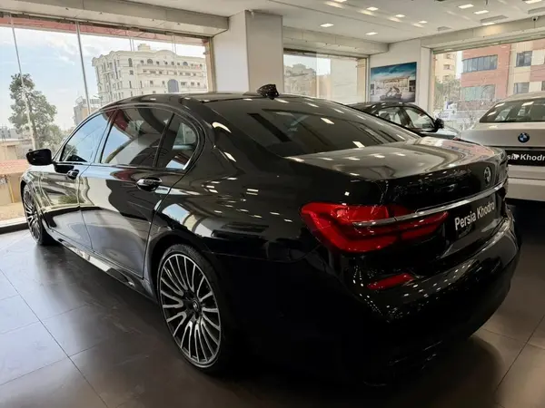 ب ام و، سری 7