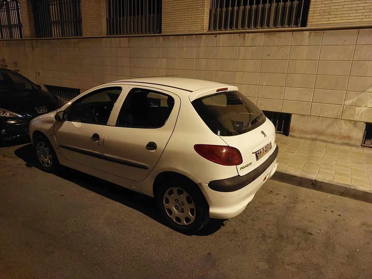 پژو،  206