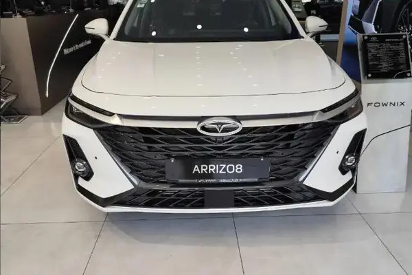 فونیکس، آریزو 8 (Z8)