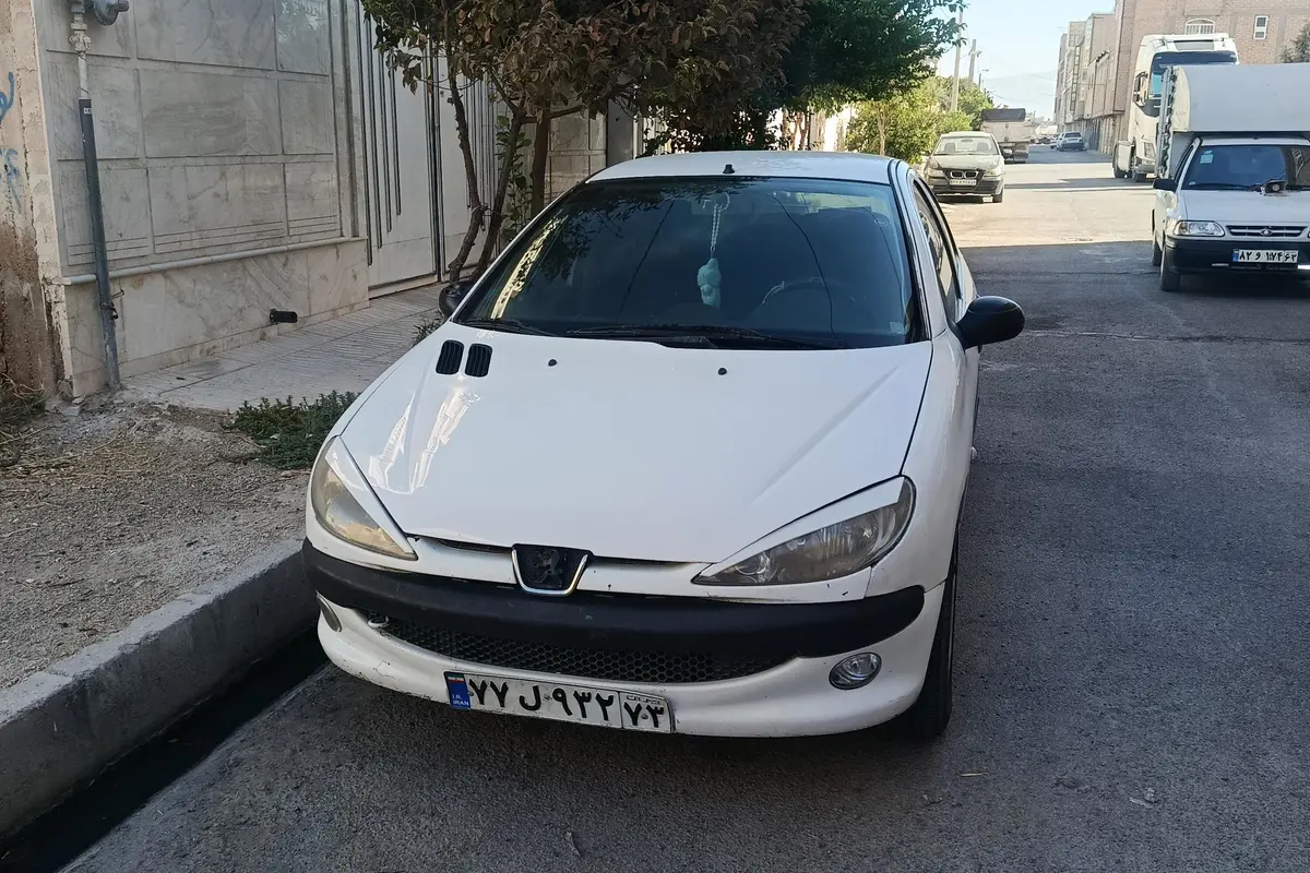 پژو،  206