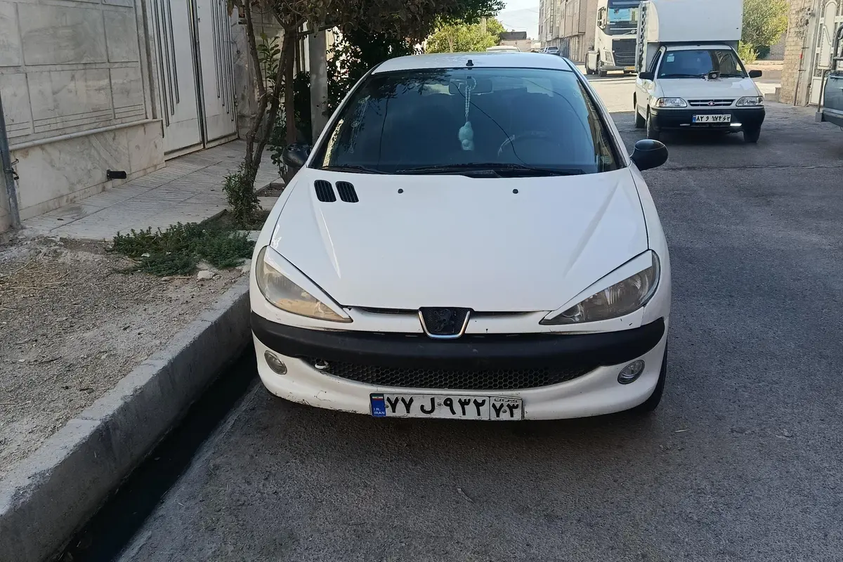 پژو،  206