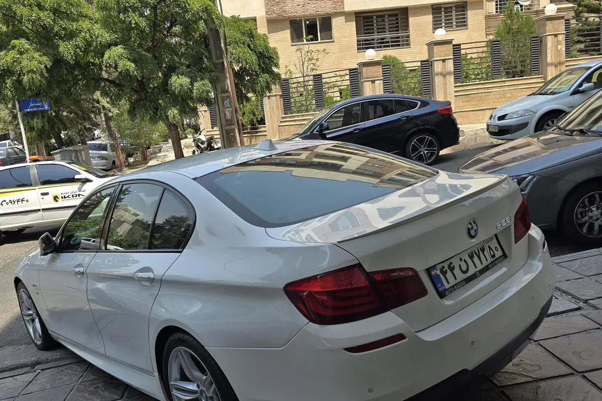 ب ام و،  سری 5 سدان