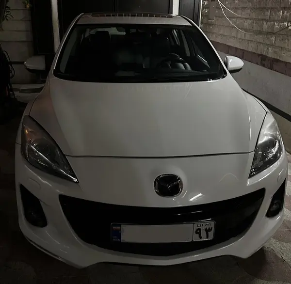 مزدا، 3 نیو صندوق دار