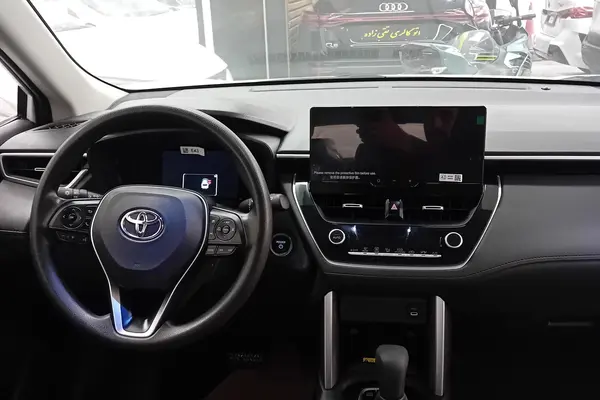 تویوتا، کرولا کراس هیبرید