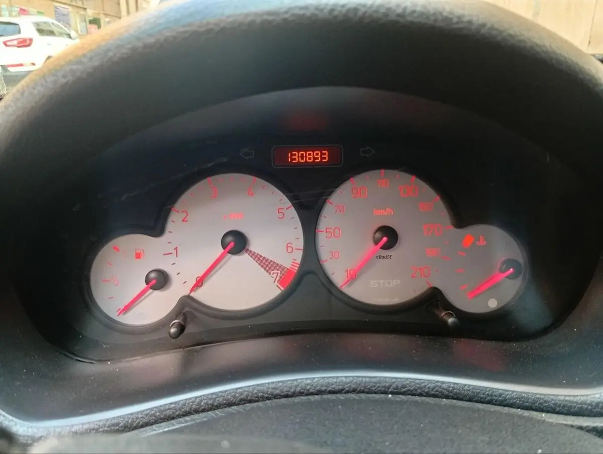 پژو،  206