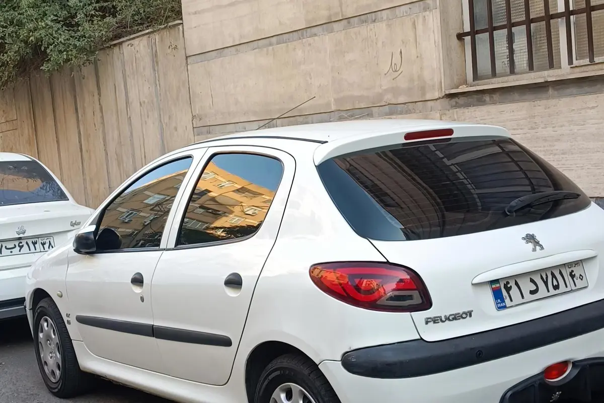 پژو،  206