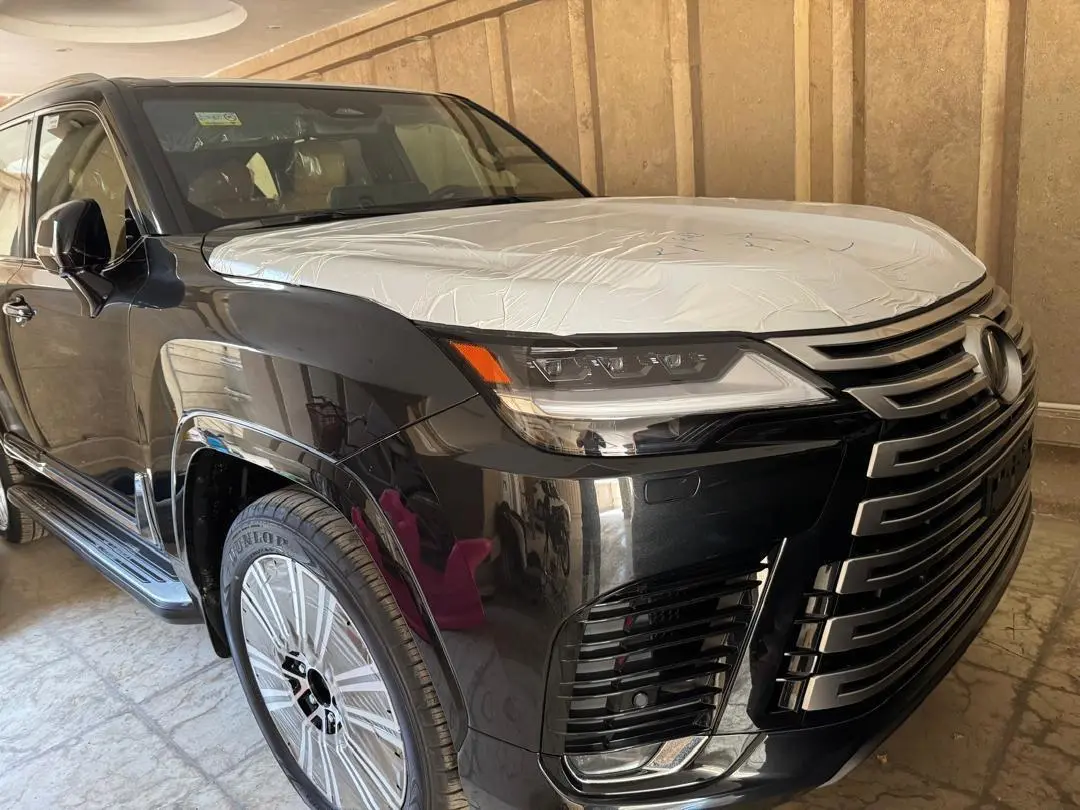 لکسوس  LX