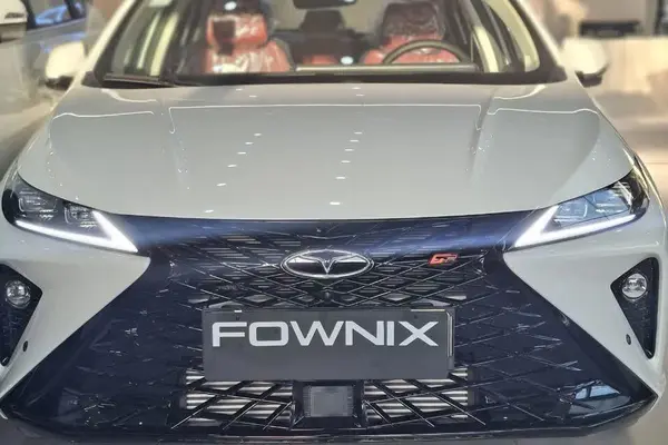 فونیکس، آریزو 6 جی تی (Z6 GT)