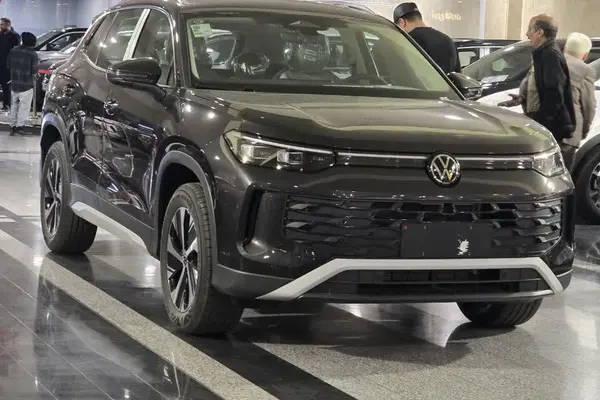 فولکس، تایرون L