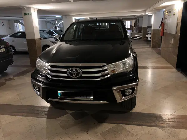 تویوتا، هایلوکس دو کابین