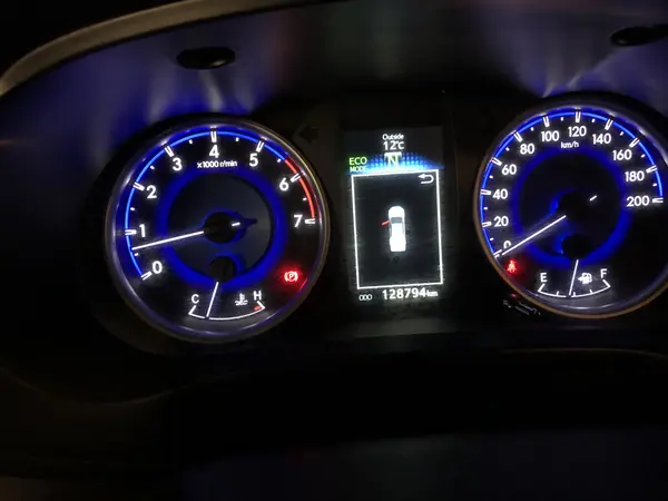 تویوتا، هایلوکس دو کابین