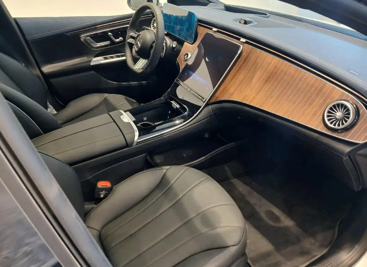 بنز،  EQE Sedan