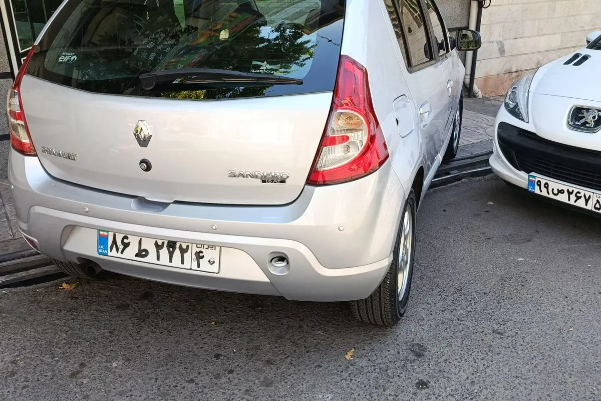 رنو،  ساندرو