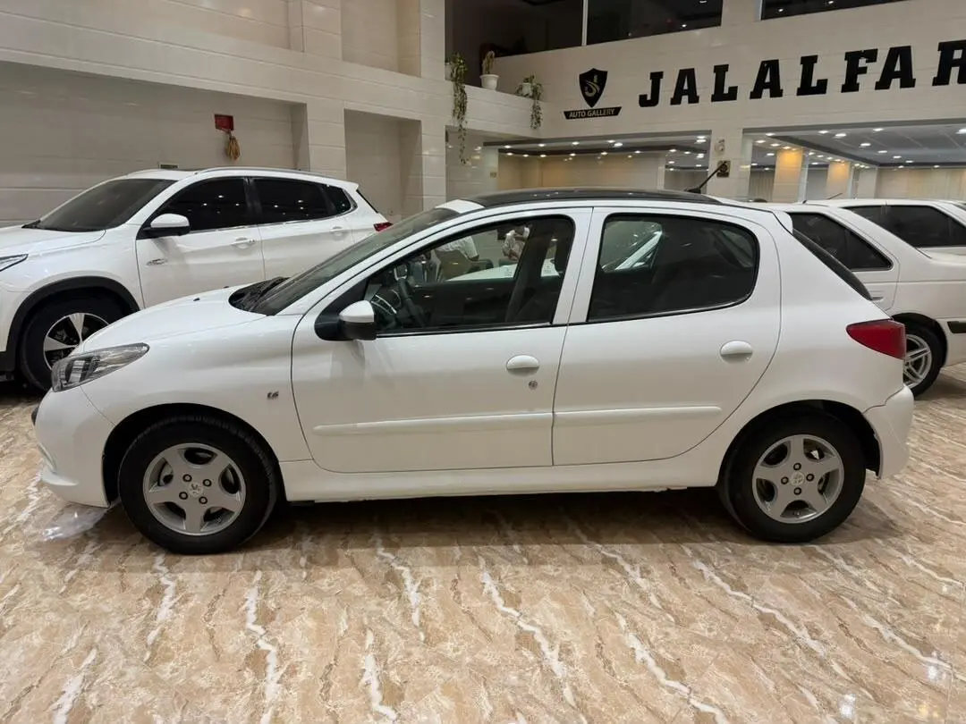 پژو،  207