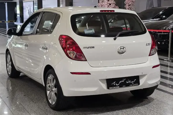 هیوندای  i20