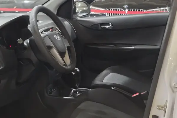 هیوندای  i20