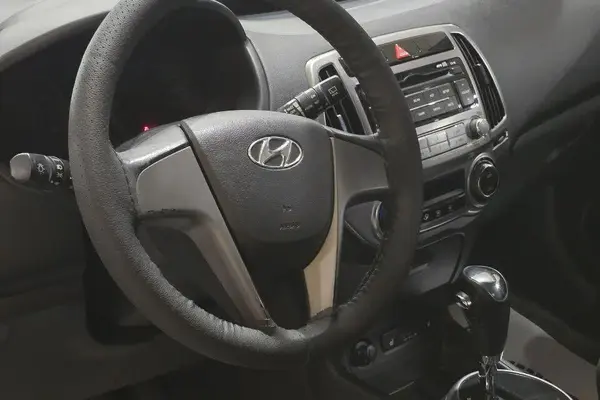 هیوندای  i20