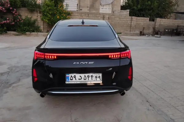 کی ام سی  J7
