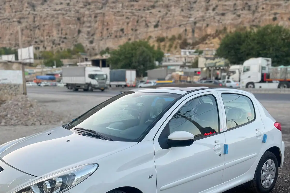 پژو،  207