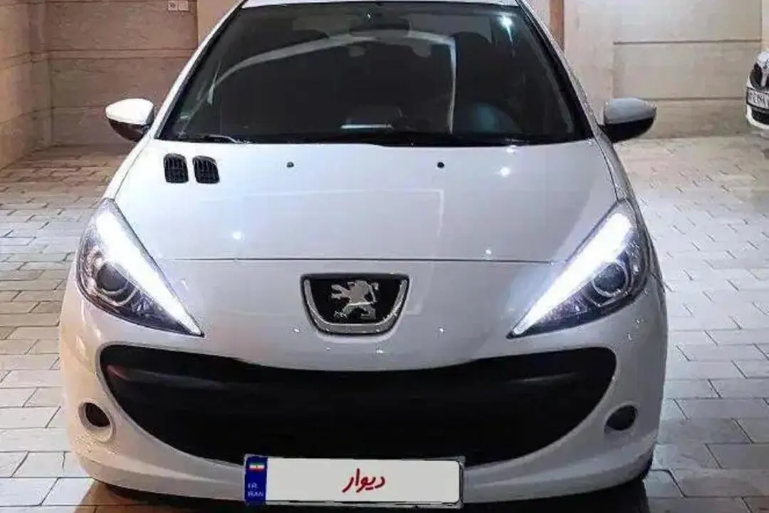 پژو،  207