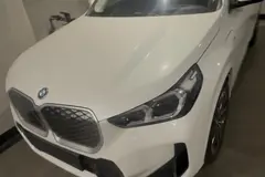 ب ام و، iX1