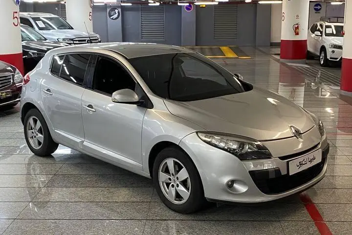 رنو  مگان هاچ بک