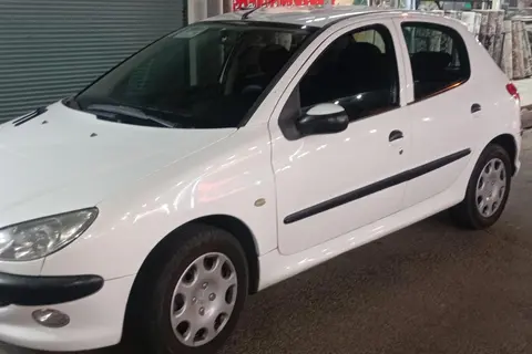 پژو، 206