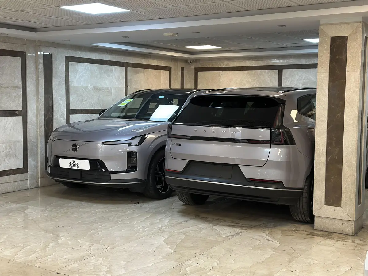 ولوو،  XC70