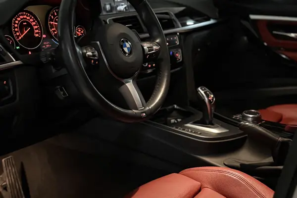 ب ام و، سری 3 سدان