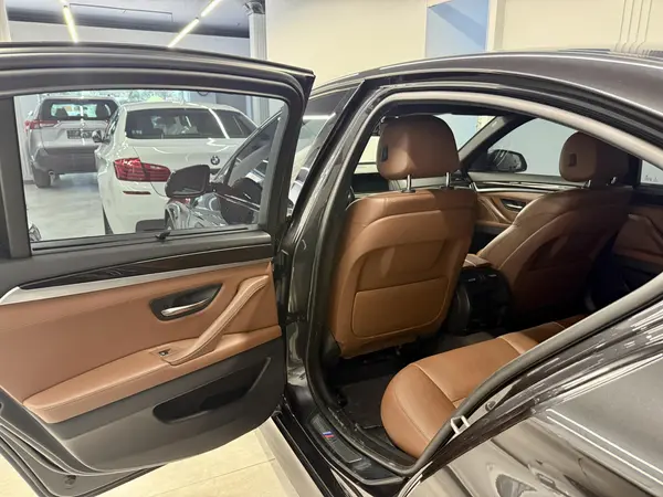 ب ام و، سری 5 سدان