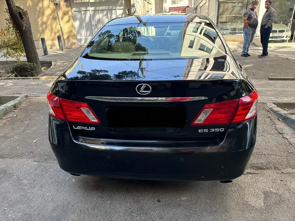 لکسوس، ES