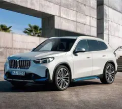 حواله ب ام و، iX1