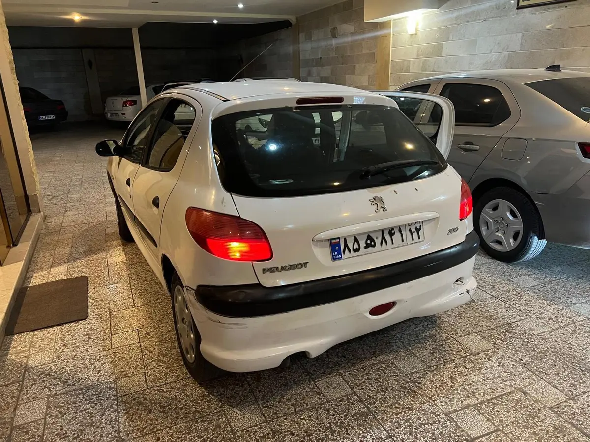پژو،  206