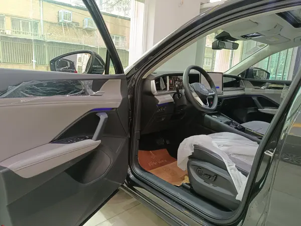 فولکس، تایرون L