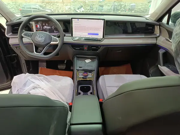 فولکس، تایرون L