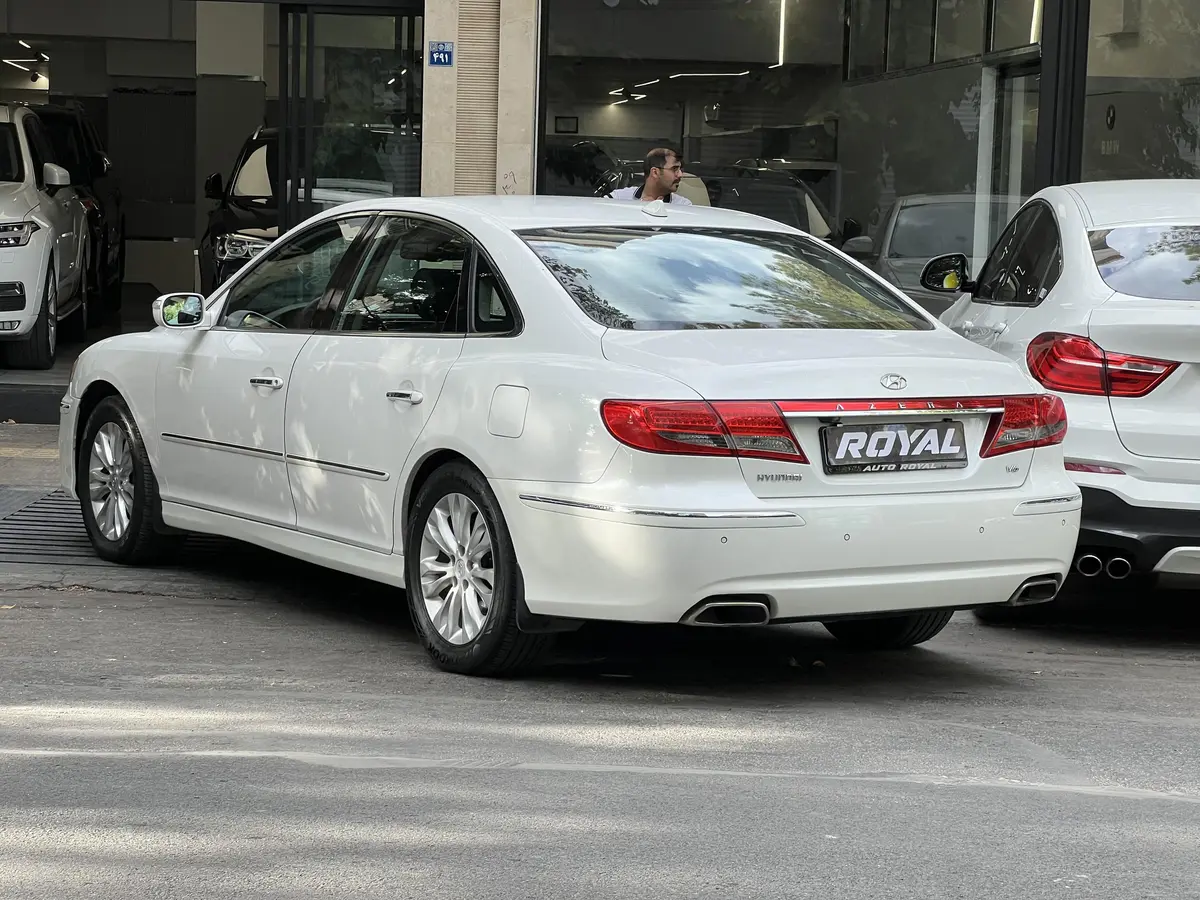 هیوندای  آزرا (گرنجور)