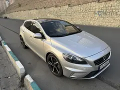 ولوو، V40