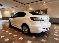 مزدا، 3 نیو صندوق دار