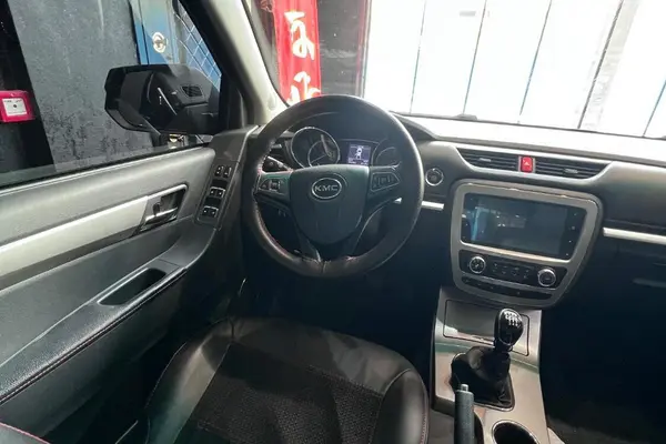 کی ام سی  T8