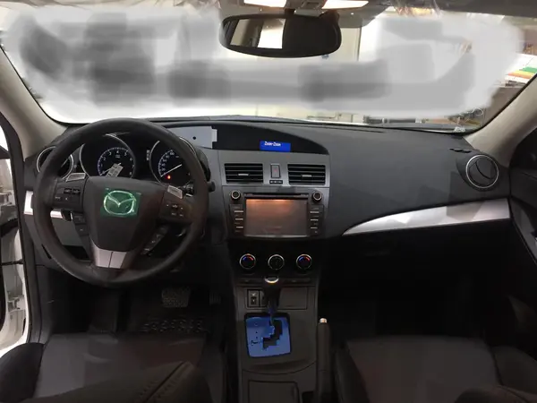 مزدا، 3 نیو صندوق دار