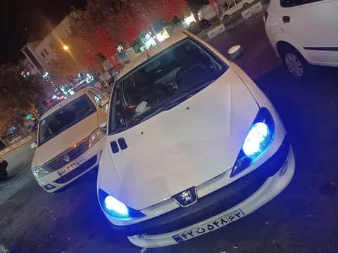 پژو، 206