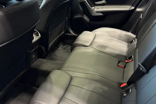 بنز، کلاس A سدان