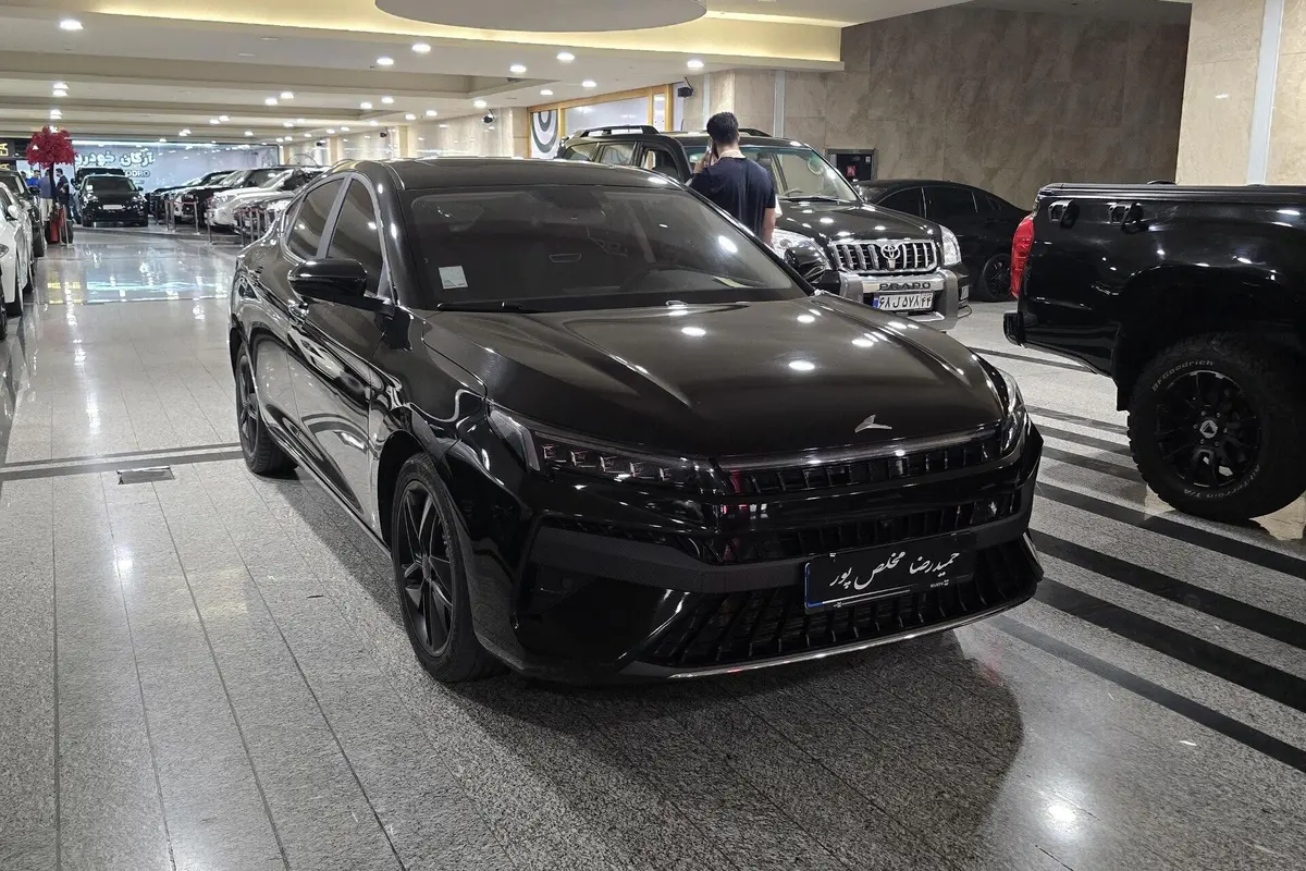 کی ام سی،  J7