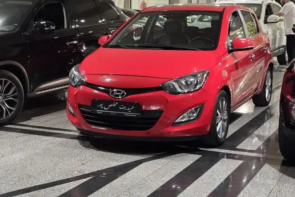 هیوندای  i20