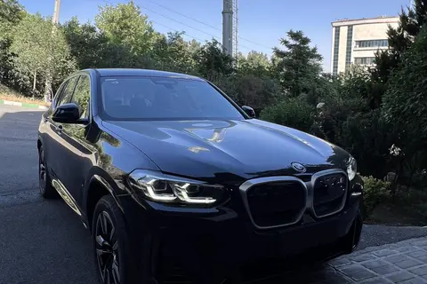 ب ام و، iX3