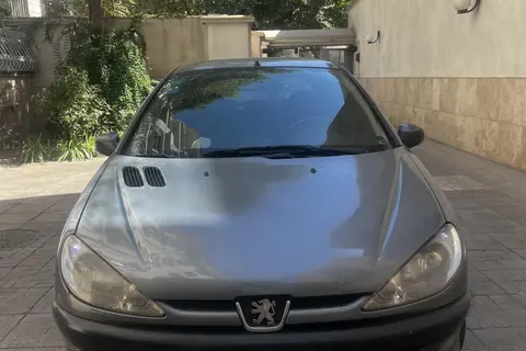 پژو، 206
