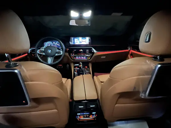 ب ام و، سری 5 سدان