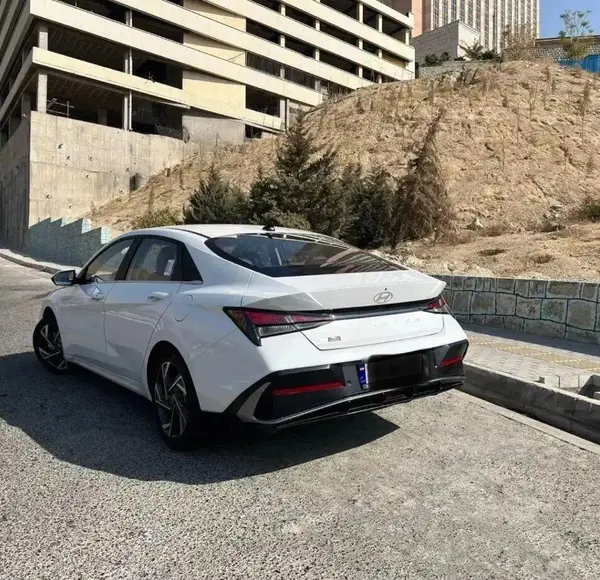 هیوندای  النترا
